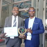 Le Pr. HALIDOU TINTO récompensé par le prix d’excellence pour la recherche du forum pharmaceutique international